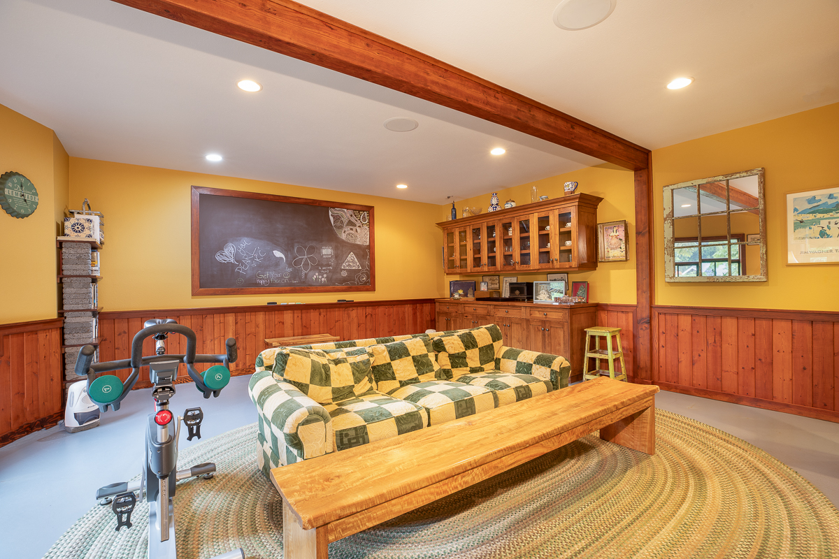 64-5097 White Road, Unit A Kamuela, HI 96743 - Photo 21 of 29 a view of a living room and a couch