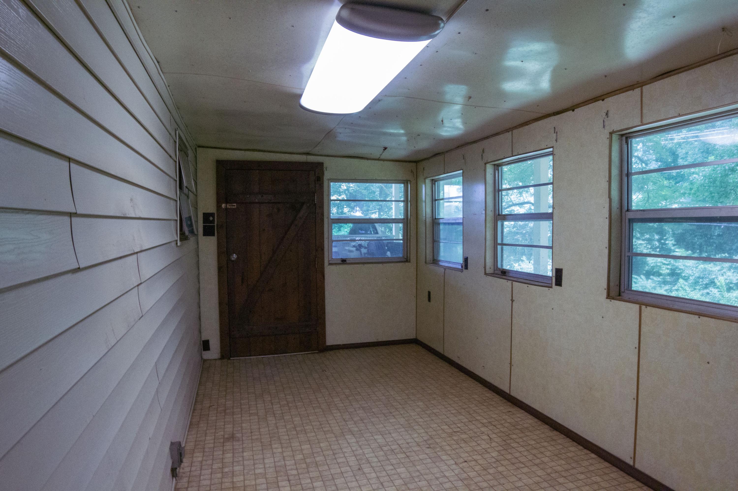 3207 Clear Springs Road Mascot, TN 37806 - Photo 16 of 19 Sunroom