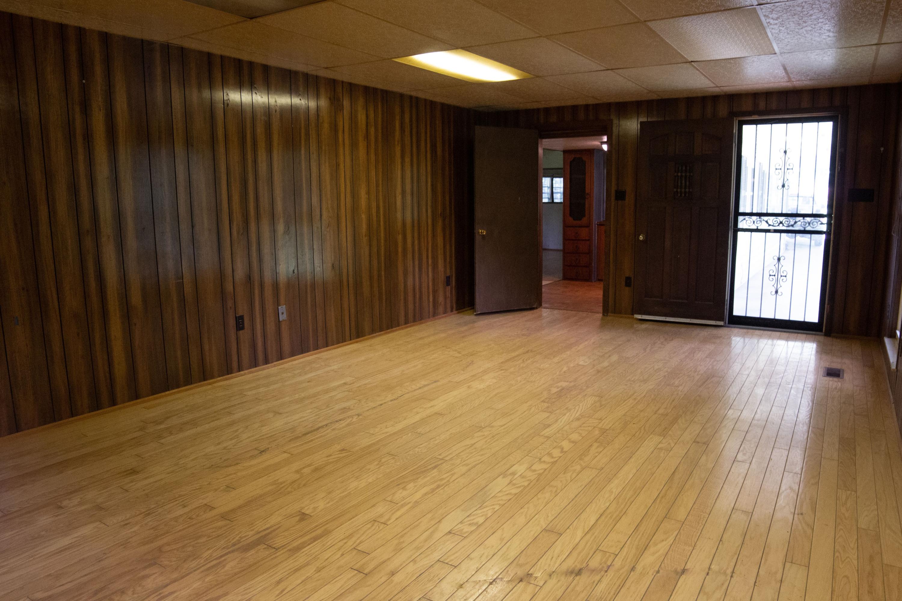 3207 Clear Springs Road Mascot, TN 37806 - Photo 6 of 19 Large family room
