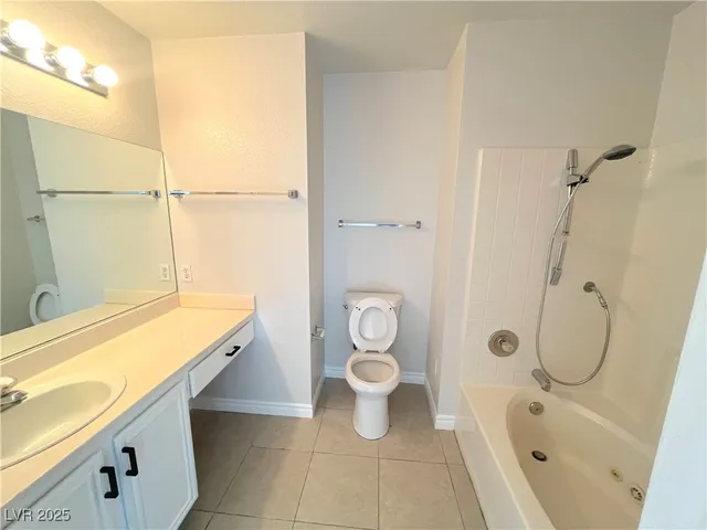 $1,395 | 8070 West Russell Road, Unit 2004, Las Vegas, NV 89113