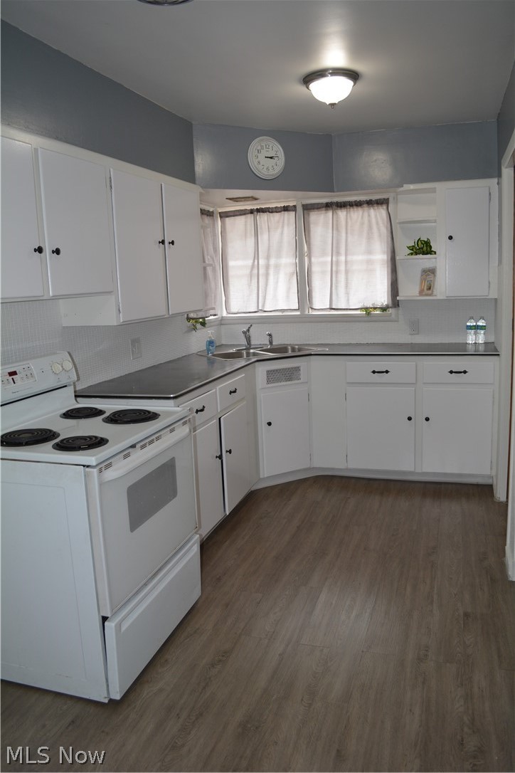 5674 Myers Road New Franklin, OH 44319 - Photo 7 of 26 Ample kitchen space and natural light from windows!