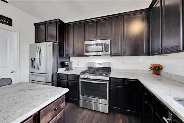 $475,000 | 435 Fawn Lane, Oswego, IL 60543