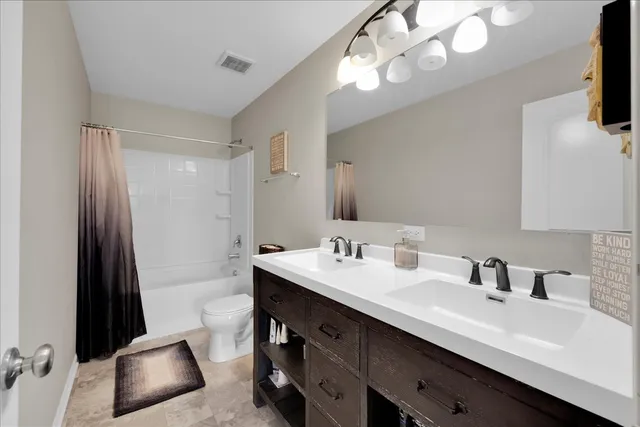 $475,000 | 435 Fawn Lane, Oswego, IL 60543