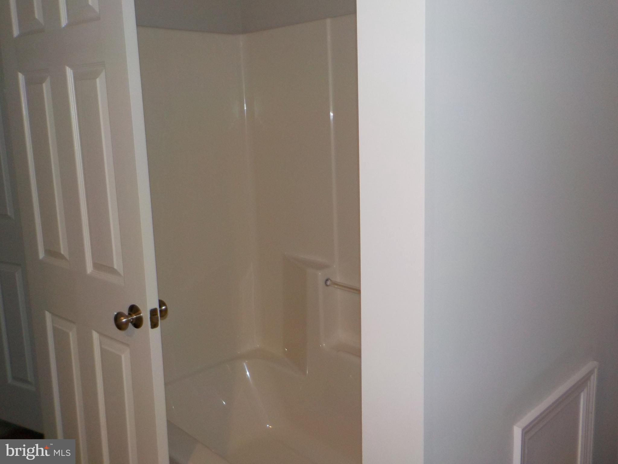 126 Gantz Meadows Mount Joy, PA 17552 - Photo 21 of 29 2nd floor tub/shower
