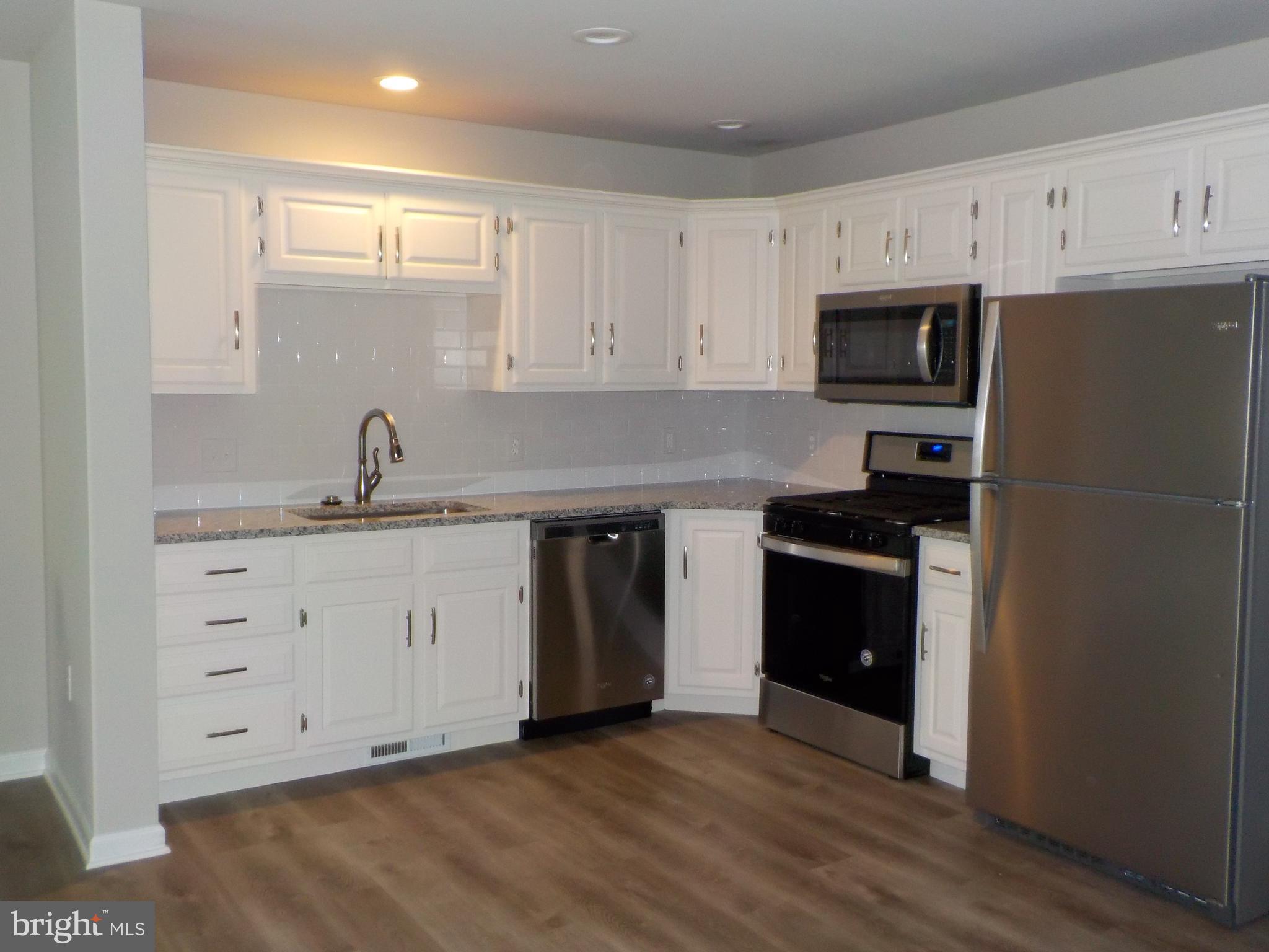 126 Gantz Meadows Mount Joy, PA 17552 - Photo 7 of 29 New granite to match throughout the home......