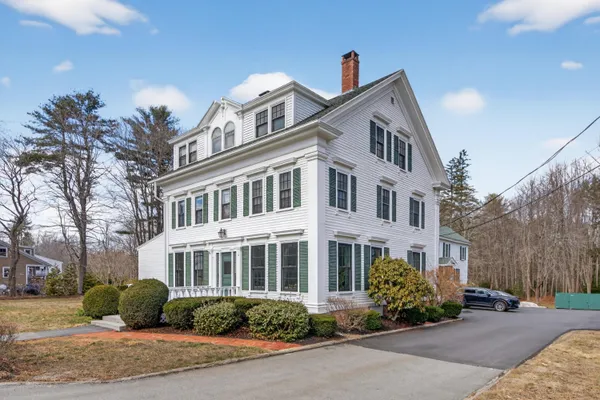 $375,000 | 14 Summer Street, Unit 6, Kennebunk, ME 04043