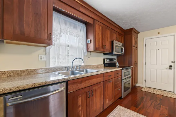 $375,000 | 14 Summer Street, Unit 6, Kennebunk, ME 04043