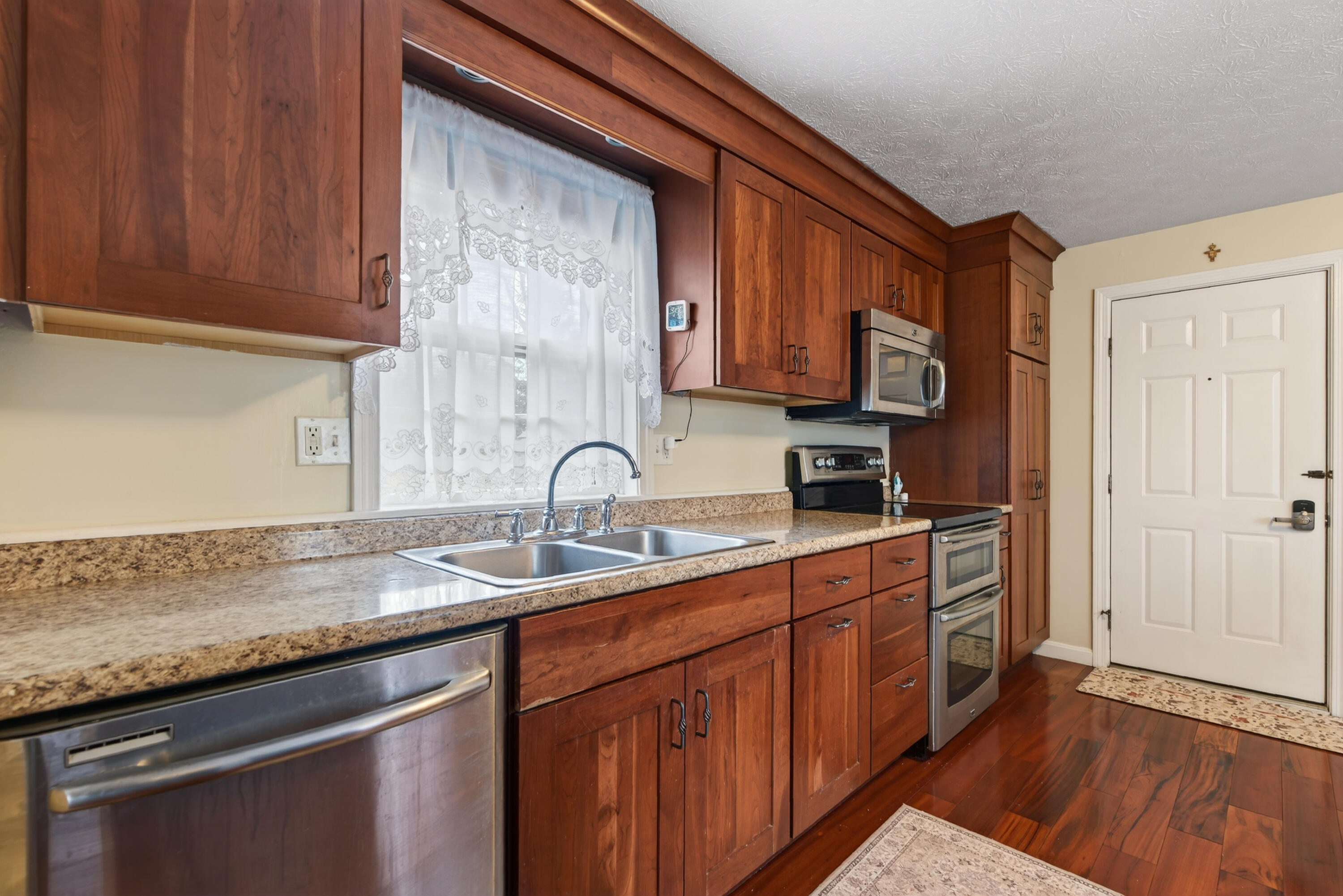 14 Summer Street, Unit 6 Kennebunk, ME 04043 - Photo 7 of 21 DSC07623