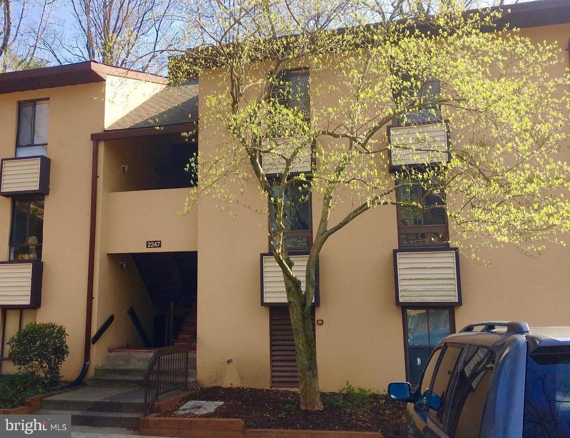 2247 Castle Rock Square, Unit 22C Reston, VA 20191 - Photo 1 of 2 Front Exterior