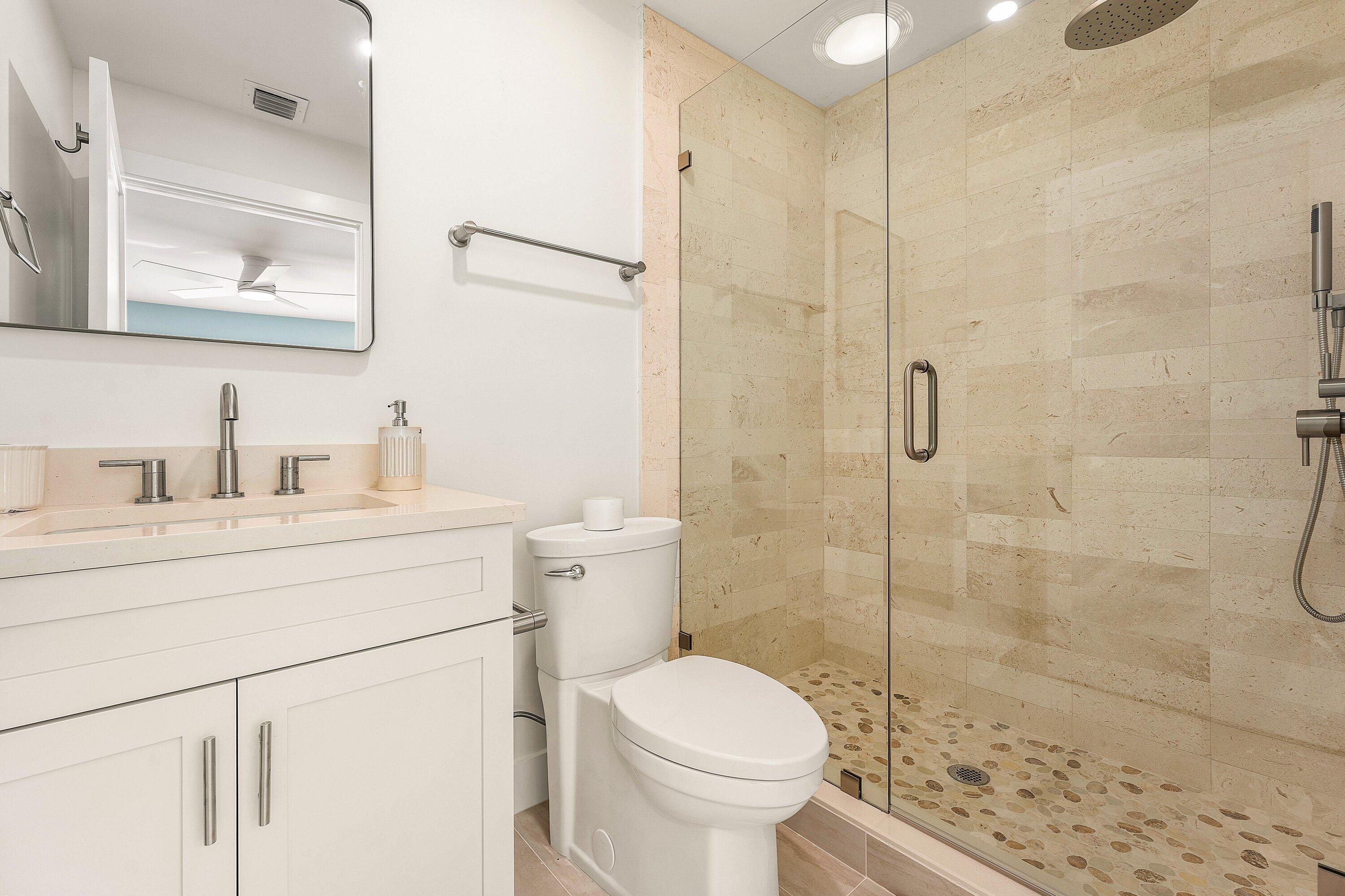 1070 Marble Way Boca Raton, FL 33432 - Photo 23 of 39 En-suite Bath