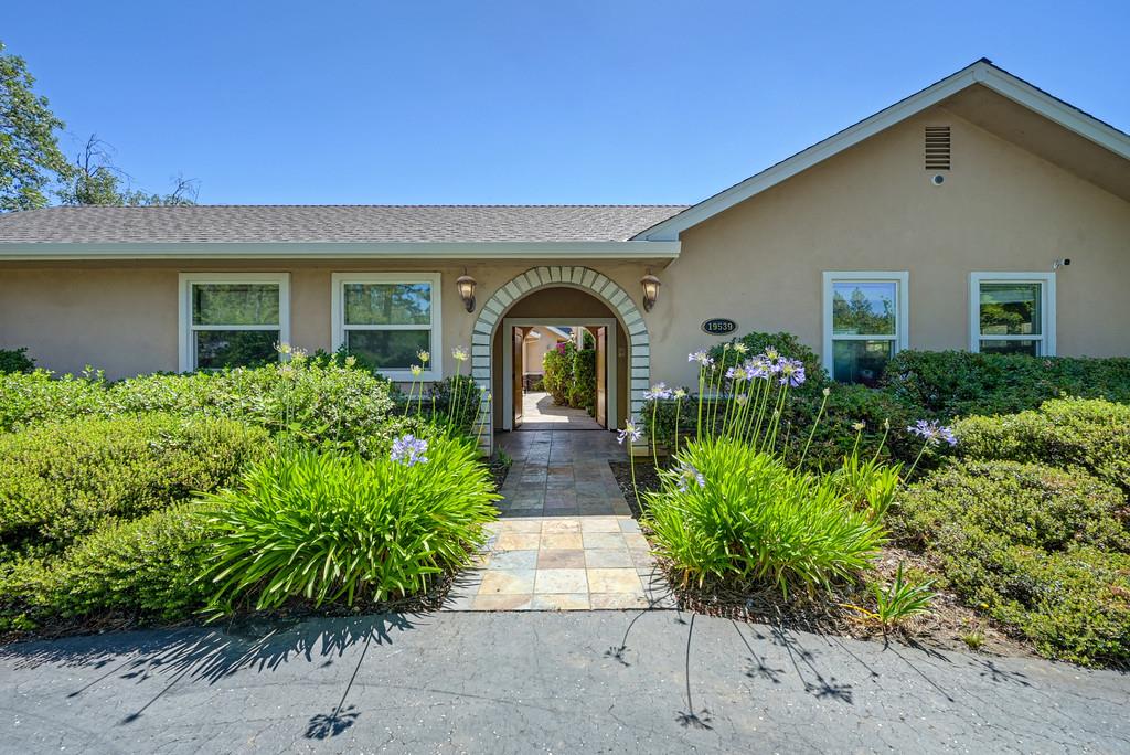19539 Mountain Lion Road Grass Valley, CA 95945 - Photo 5 of 74