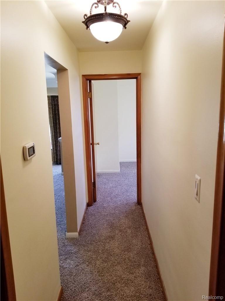 29333 Ridgefield Avenue Warren, MI 48088 - Photo 18 of 27 20181001_004615.jpg