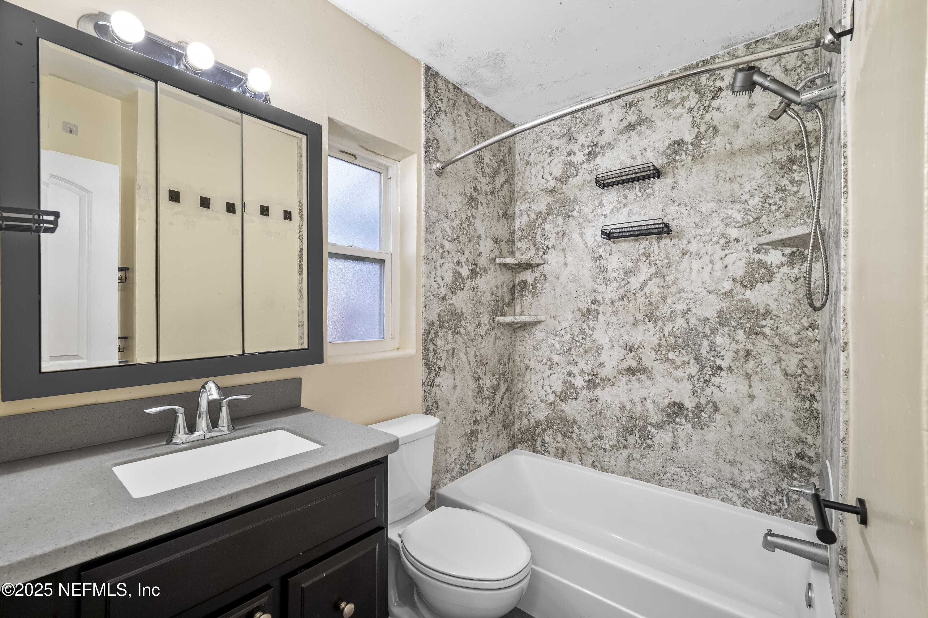 3933 Abby Lane Jacksonville, FL 32207 - Photo 13 of 19 Bathroom