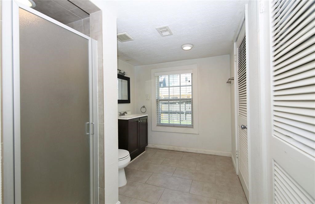 728 East 13th Street Houston, TX 77008 - Photo 9 of 14
