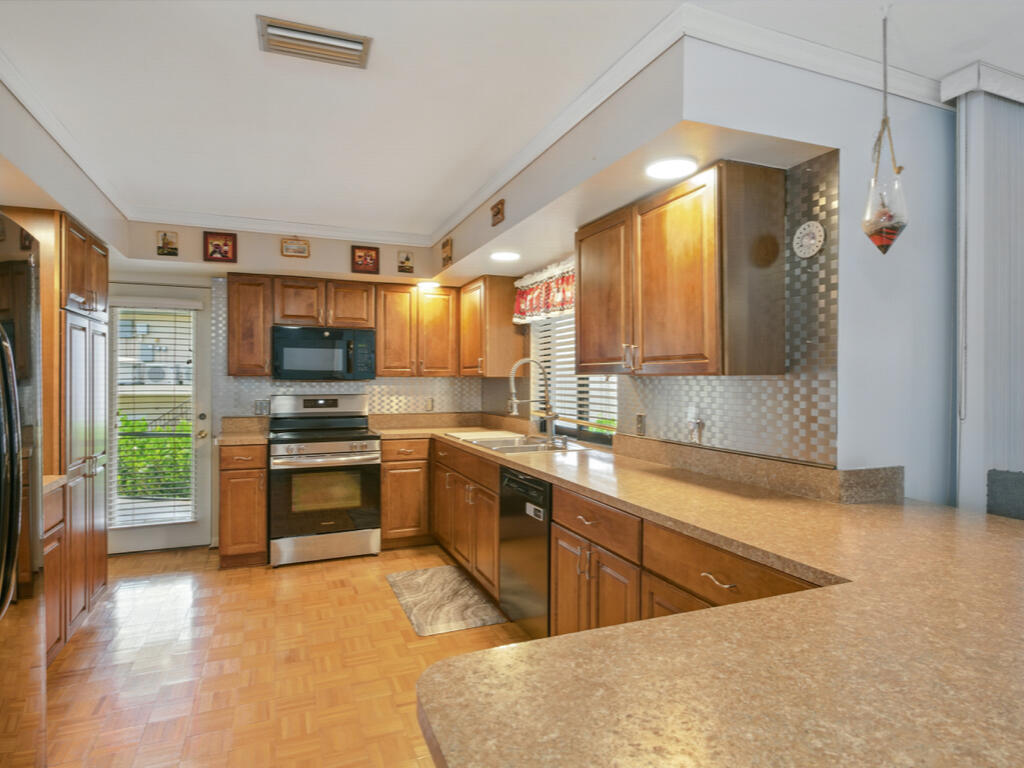 851 Perrine Court Marco Island, FL 34145 - Photo 49 of 66 Lots of counter space