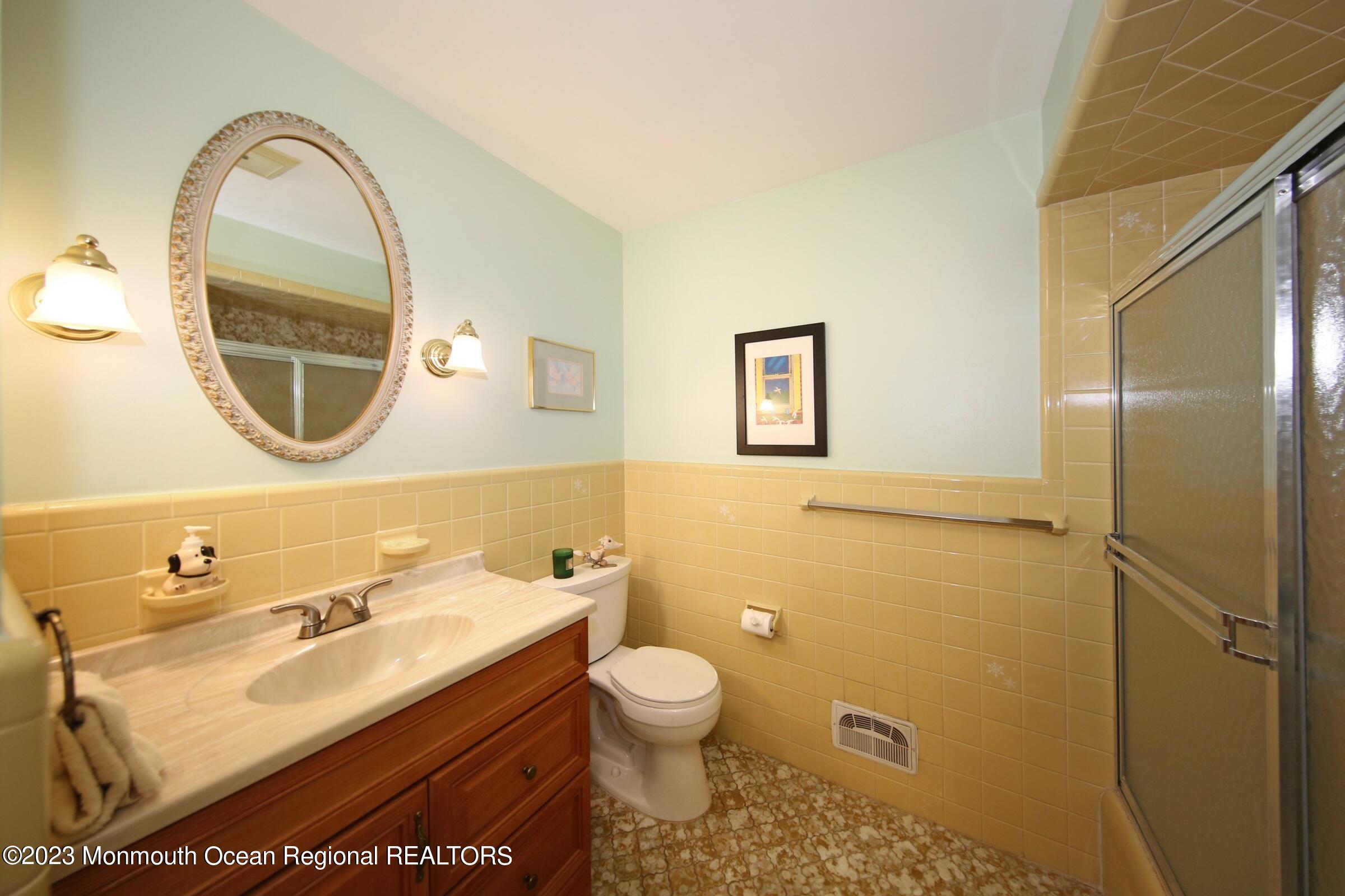 4502 Spring Street Neptune, NJ 07753 - Photo 18 of 40 Full Bath