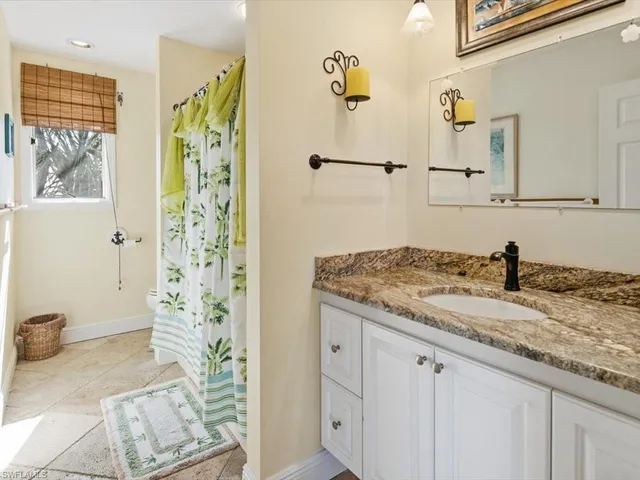 $1,250,000 | 230 Harbor Place North, Goodland, FL 34140