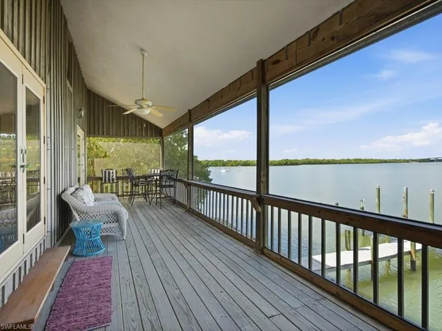 $1,250,000 | 230 Harbor Place North, Goodland, FL 34140