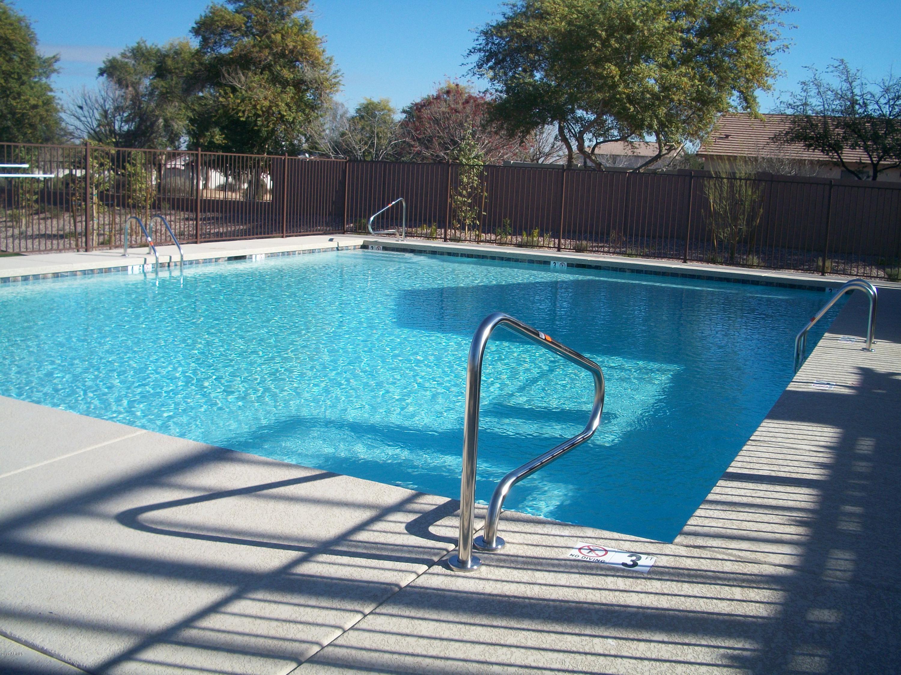 1739 West Minton Street Phoenix, AZ 85041 - Photo 2 of 19 100_3095