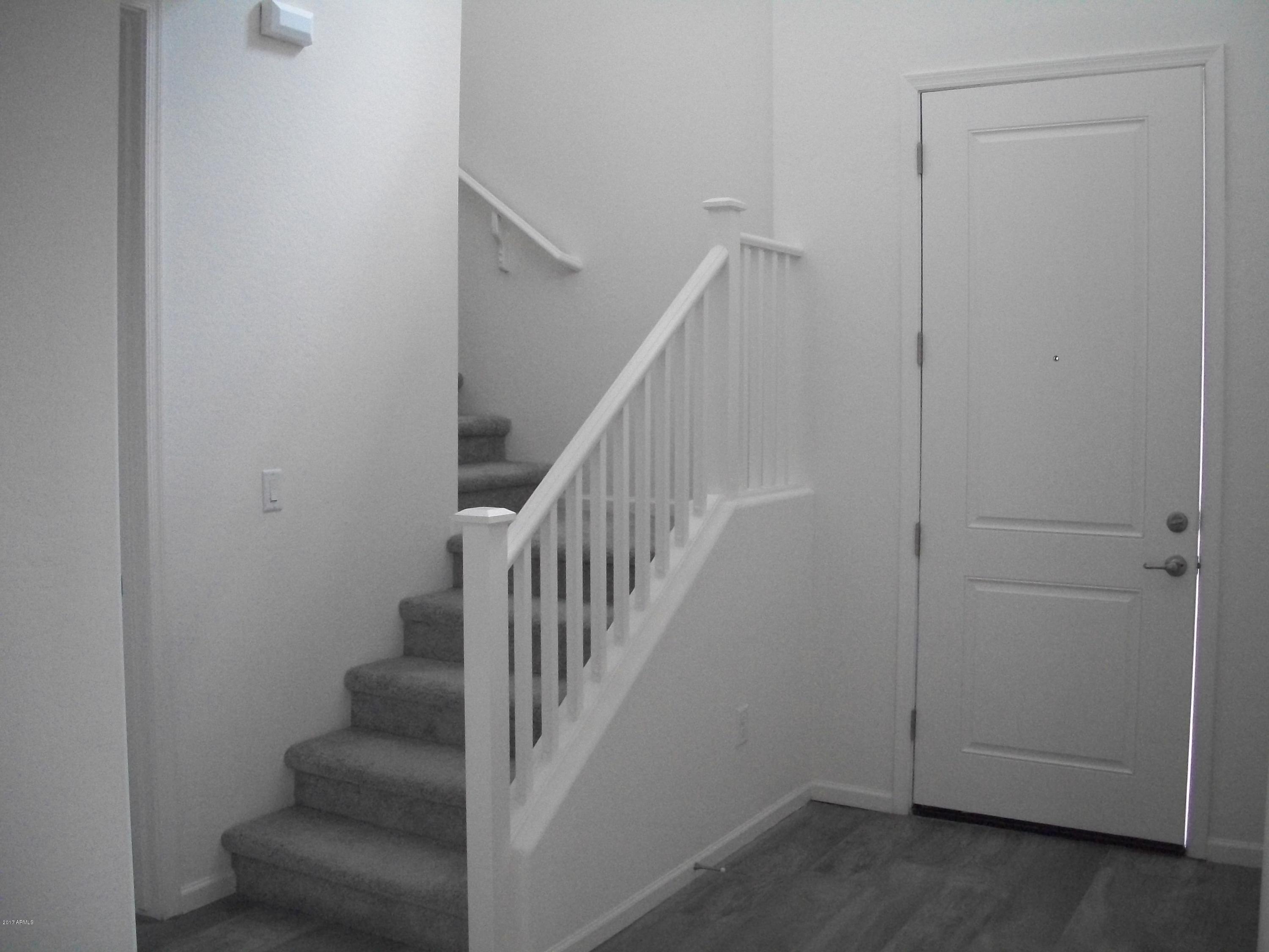 1739 West Minton Street Phoenix, AZ 85041 - Photo 5 of 19 100_3173