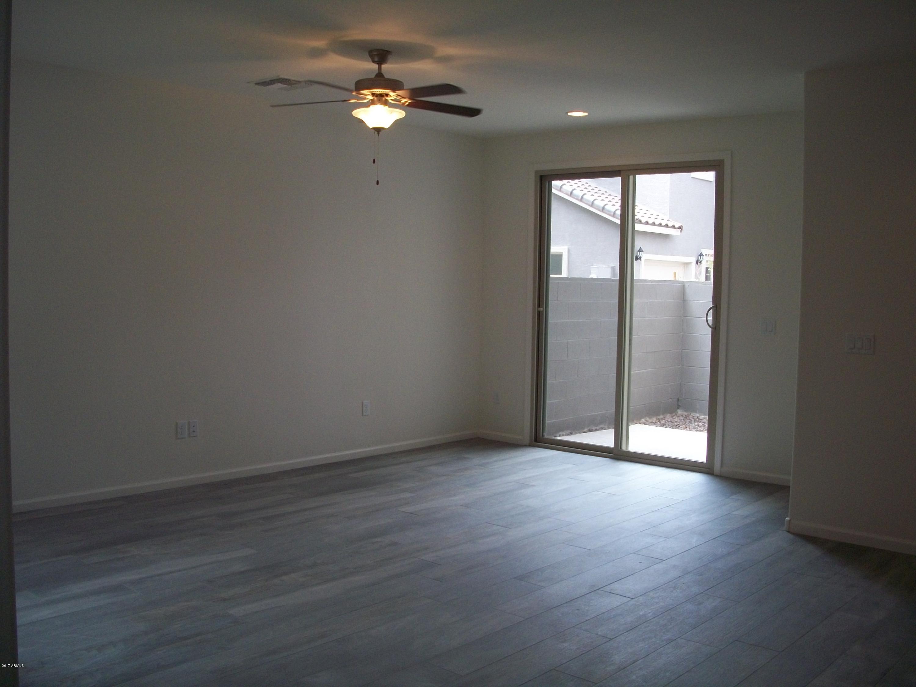 1739 West Minton Street Phoenix, AZ 85041 - Photo 8 of 19 100_3170