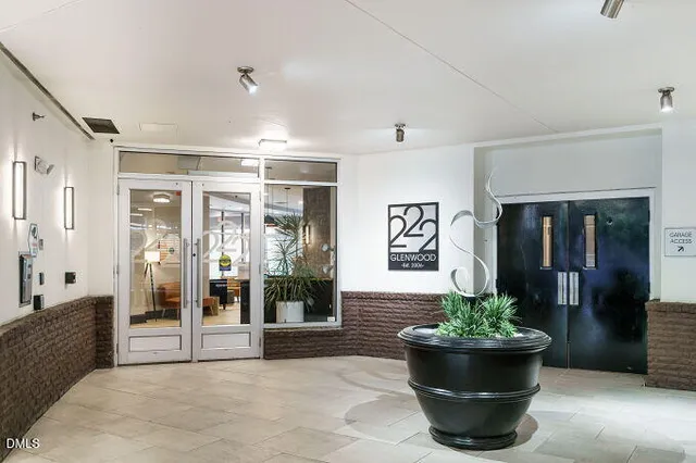 $2,550 | 222 Glenwood Avenue, Unit 513, Raleigh, NC 27603