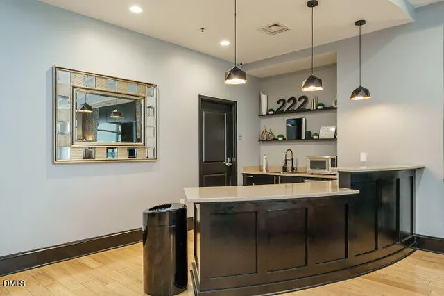 $2,550 | 222 Glenwood Avenue, Unit 513, Raleigh, NC 27603