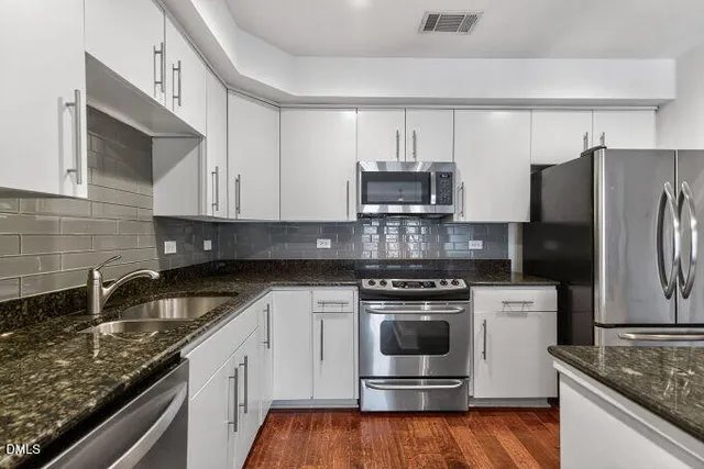 $2,550 | 222 Glenwood Avenue, Unit 513, Raleigh, NC 27603