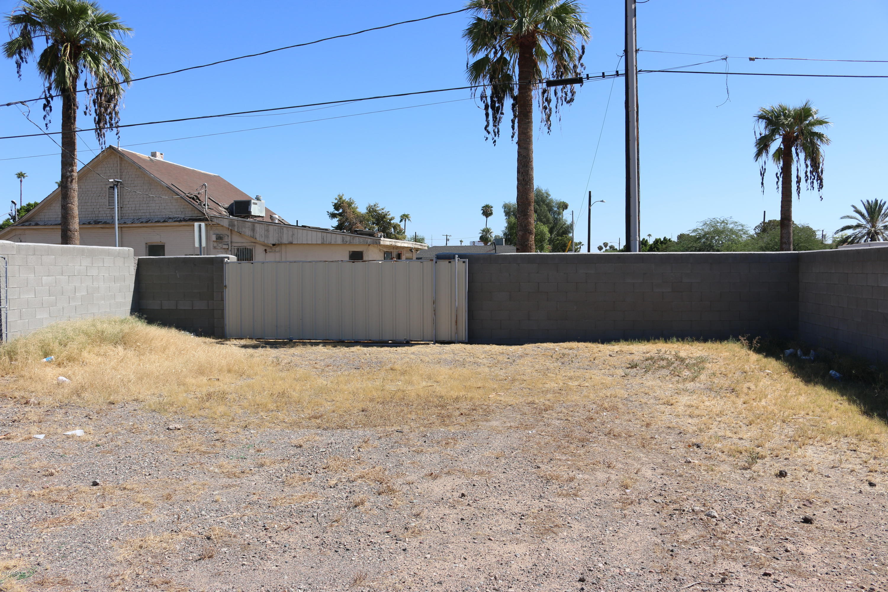 3433 West Thomas Road Phoenix, AZ 85009 - Photo 4 of 7 IMG_1222