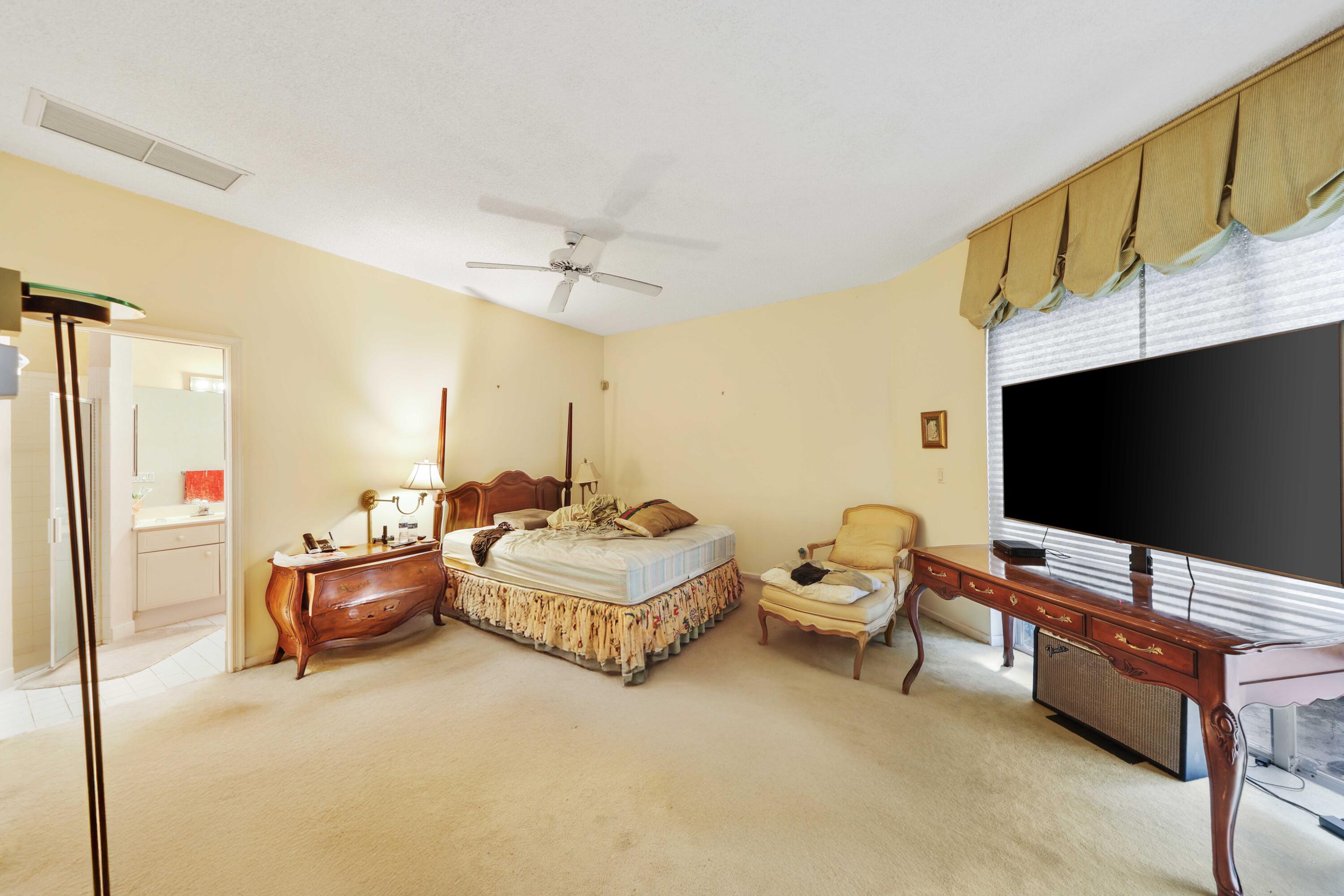 2502 Northwest 66th Drive Boca Raton, FL 33496 - Photo 14 of 33 2502 NW 66th Dr - Primary Bedroom