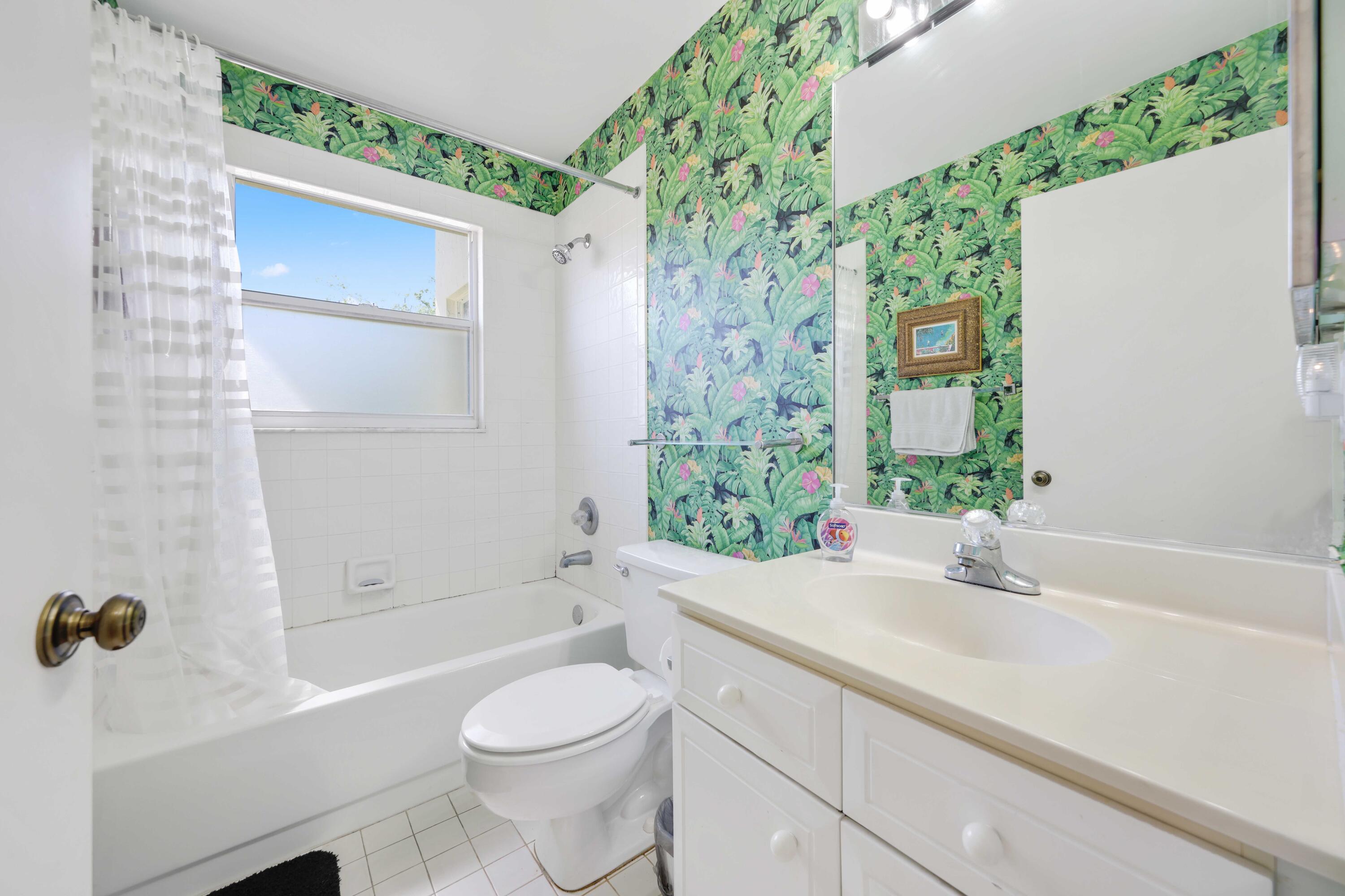 2502 Northwest 66th Drive Boca Raton, FL 33496 - Photo 19 of 33 2502 NW 66th Dr - Bathroom 2