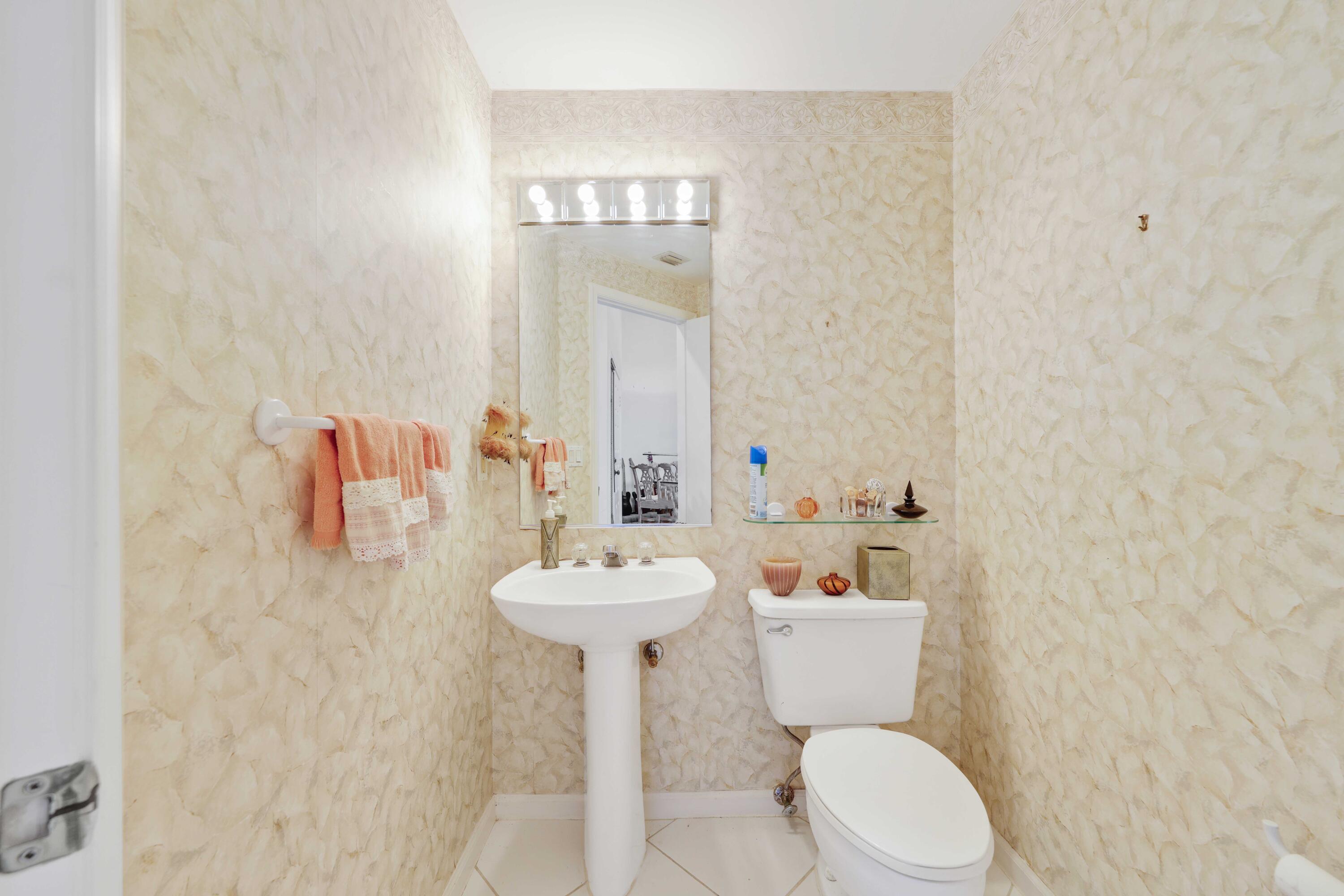 2502 Northwest 66th Drive Boca Raton, FL 33496 - Photo 20 of 33 2502 NW 66th Dr - Powder room