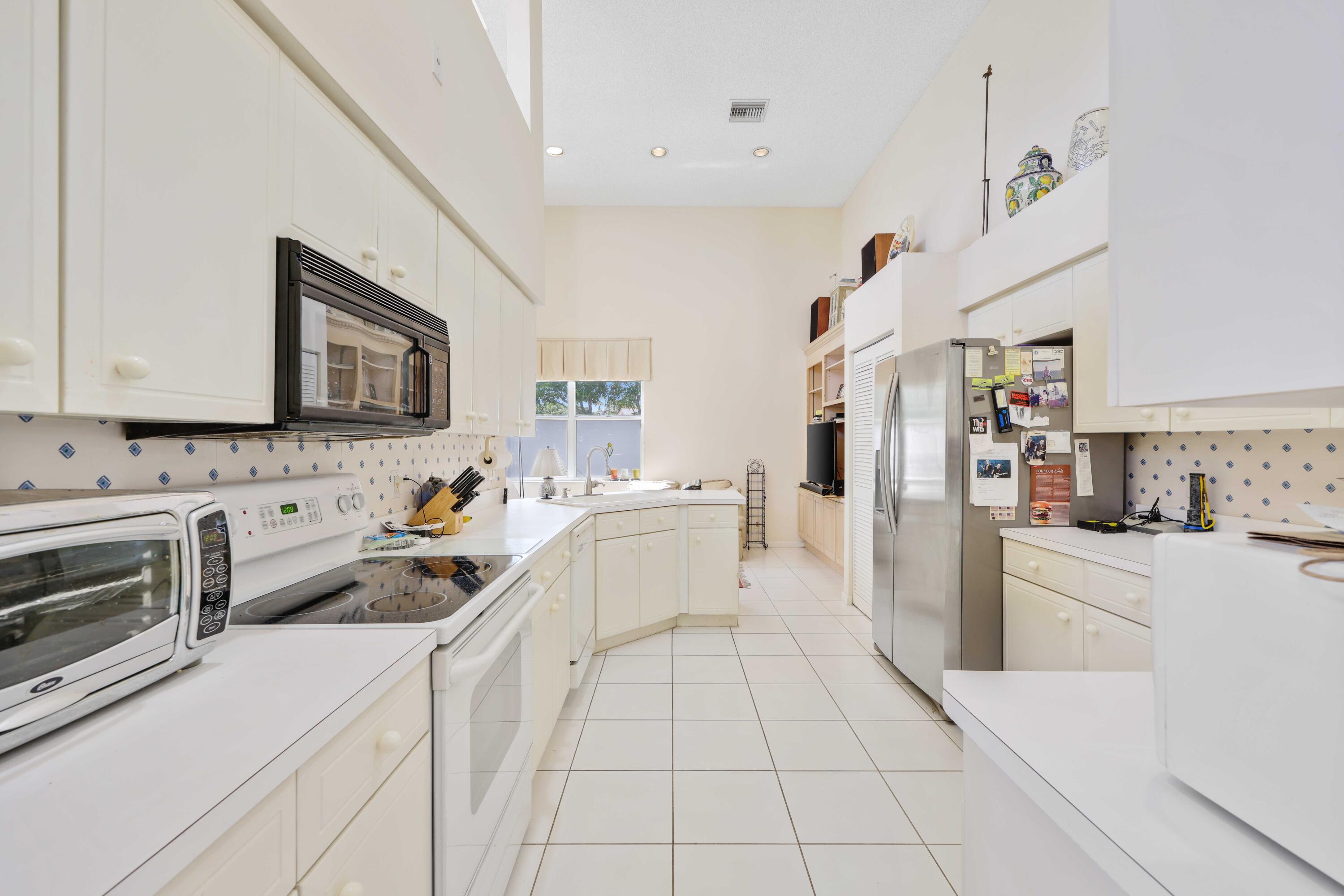2502 Northwest 66th Drive Boca Raton, FL 33496 - Photo 8 of 33 2502 NW 66th Dr - Kitchen (4)
