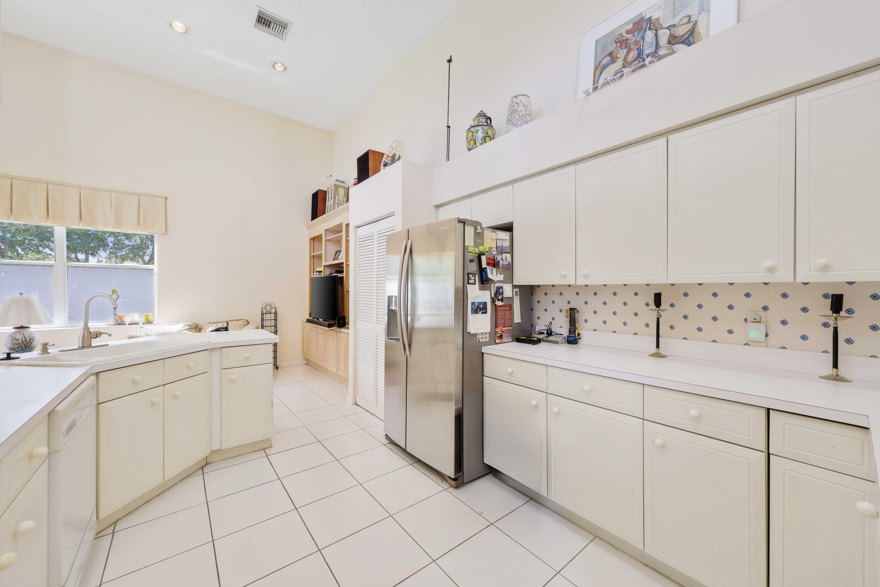 2502 Northwest 66th Drive Boca Raton, FL 33496 - Photo 9 of 33 2502 NW 66th Dr - Kitchen (3)