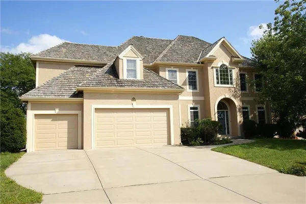 $640,000 | 10319 North Saline Avenue, Kansas City, MO 64154