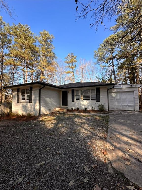 a front view of house with yard