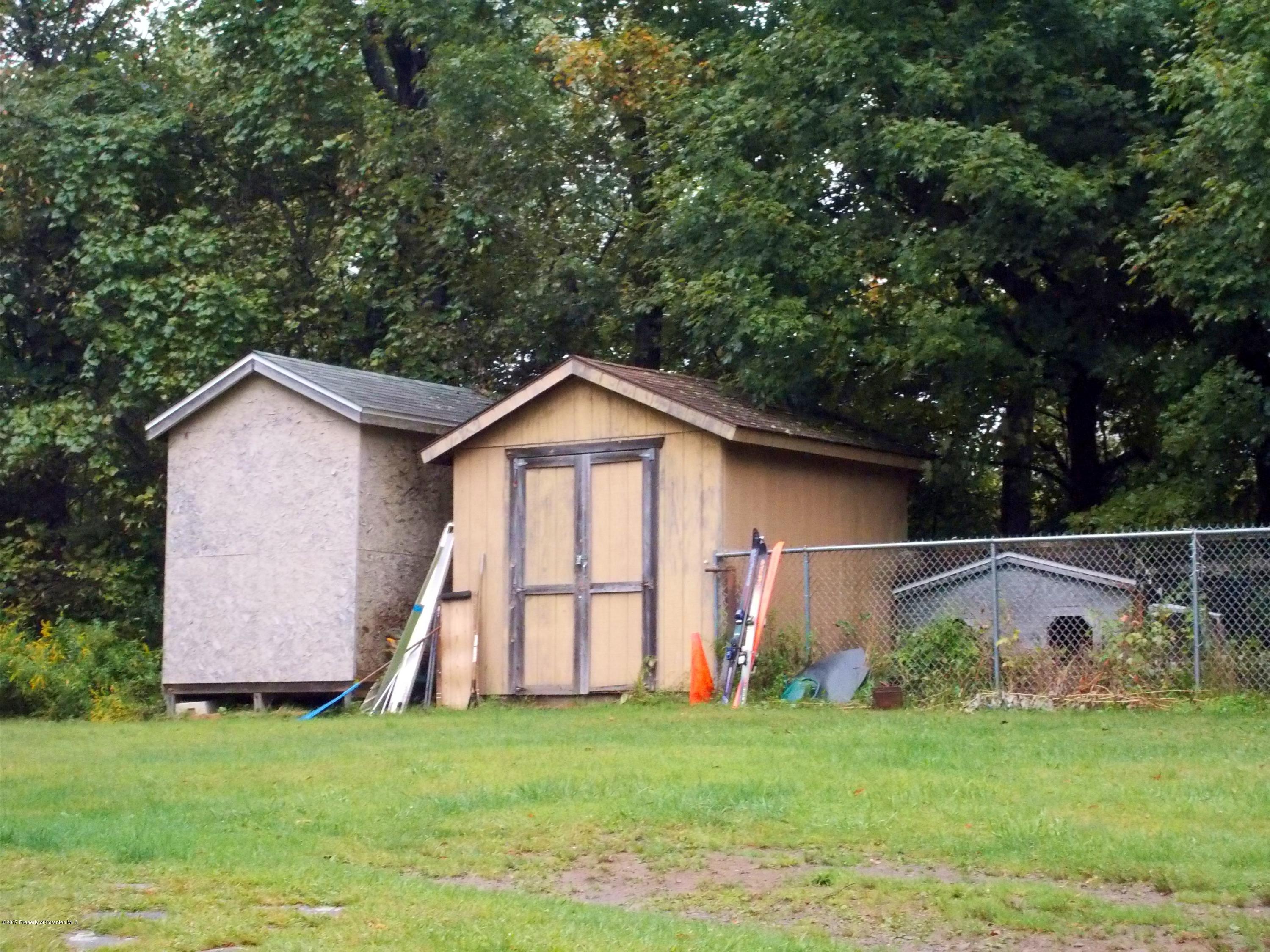 6 Watrees Rd Spring Brook Springfield, NJ 07081 - Photo 20 of 23 a view of a back yard of the house