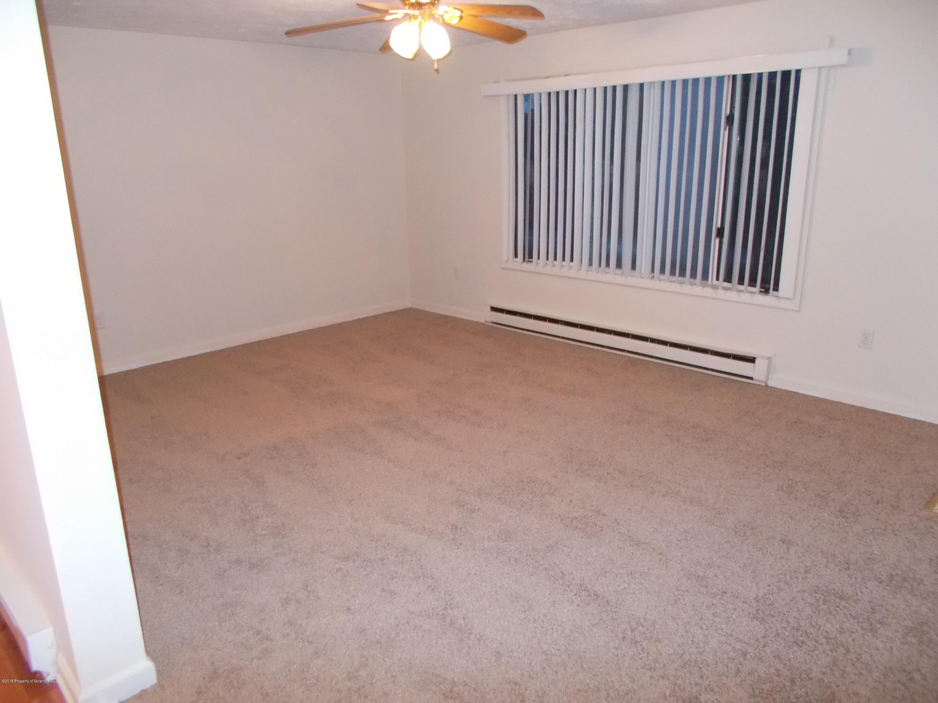 6 Watrees Rd Spring Brook Springfield, NJ 07081 - Photo 5 of 23 an empty room with a window