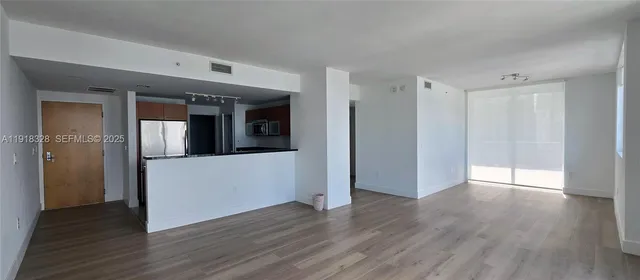 $4,000 | 244 Biscayne Boulevard, Unit 3109, Miami, FL 33132