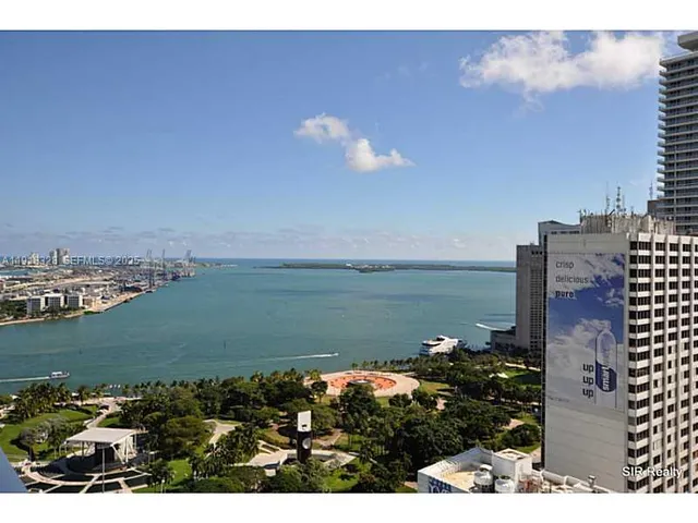 $4,000 | 244 Biscayne Boulevard, Unit 3109, Miami, FL 33132