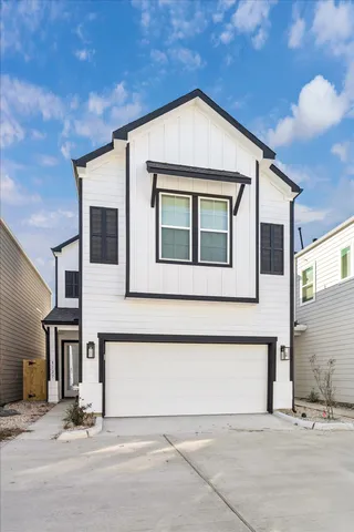 $2,200 | 8127 Esther Acres Lane, Houston, TX 77088