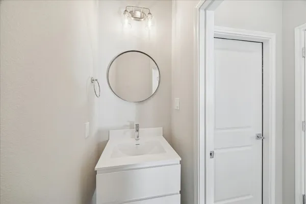 $2,200 | 8127 Esther Acres Lane, Houston, TX 77088