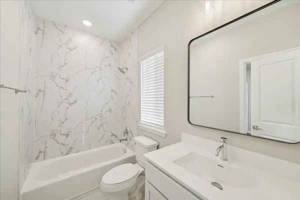 $2,200 | 8127 Esther Acres Lane, Houston, TX 77088