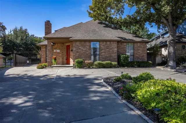 $589,900 | 7016 Allen Pl Drive, Fort Worth, TX 76116