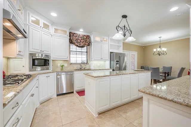 $589,900 | 7016 Allen Pl Drive, Fort Worth, TX 76116