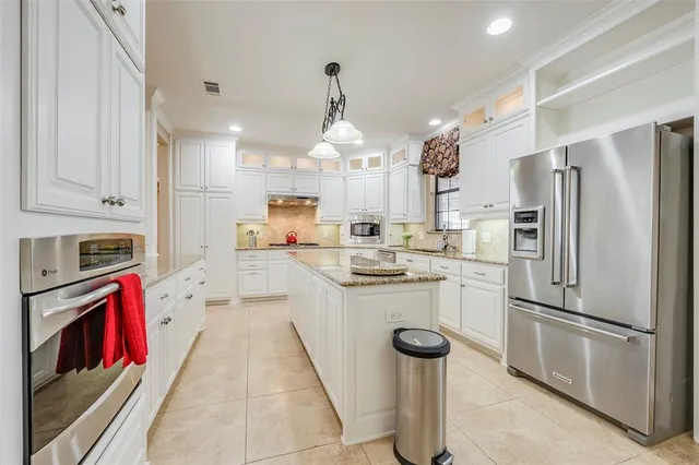 $589,900 | 7016 Allen Pl Drive, Fort Worth, TX 76116