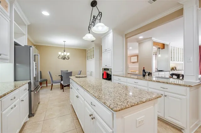 $589,900 | 7016 Allen Pl Drive, Fort Worth, TX 76116