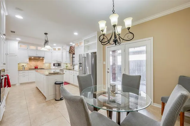 $589,900 | 7016 Allen Pl Drive, Fort Worth, TX 76116