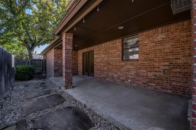 $589,900 | 7016 Allen Pl Drive, Fort Worth, TX 76116