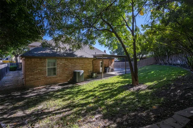 $589,900 | 7016 Allen Pl Drive, Fort Worth, TX 76116